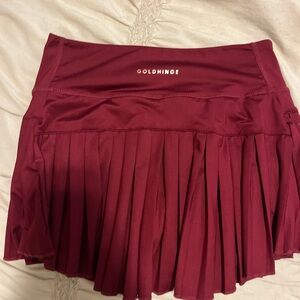Goldhinge maroon skirt